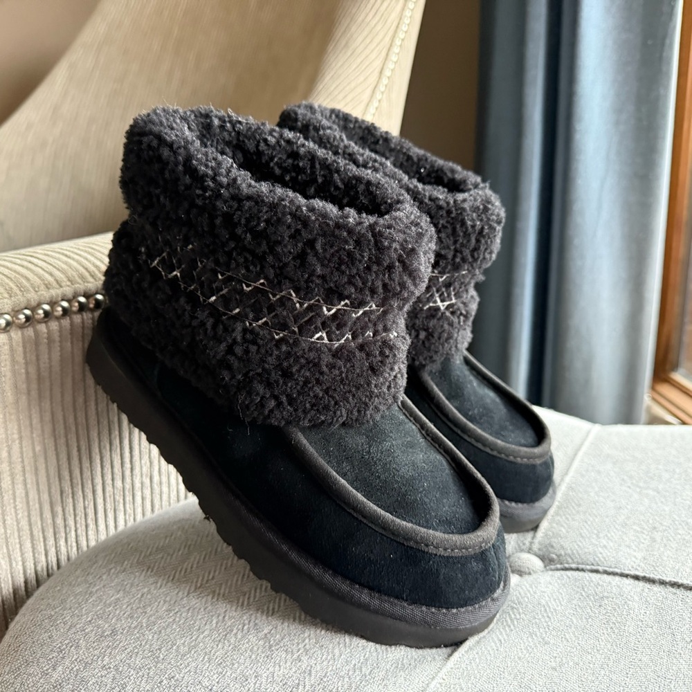 Ugg Mini Braid - image 1